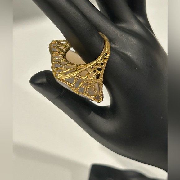 Milky Quartz & Bronze Statement Ring     Sz 7 - Picture 3 of 9